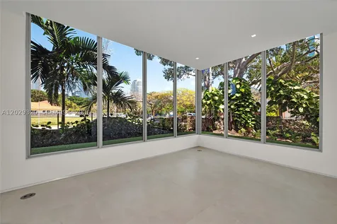 2100 S Miami Avenue Miami FL 33129