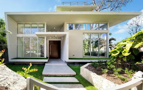 2100 S Miami Avenue Miami FL 33129