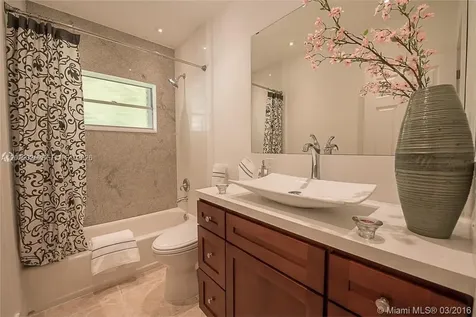 931 Placetas Avenue Coral Gables FL 33146
