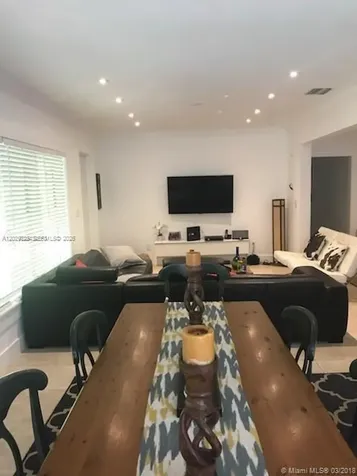 931 Placetas Avenue Coral Gables FL 33146