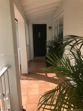 931 Placetas Avenue Coral Gables FL 33146