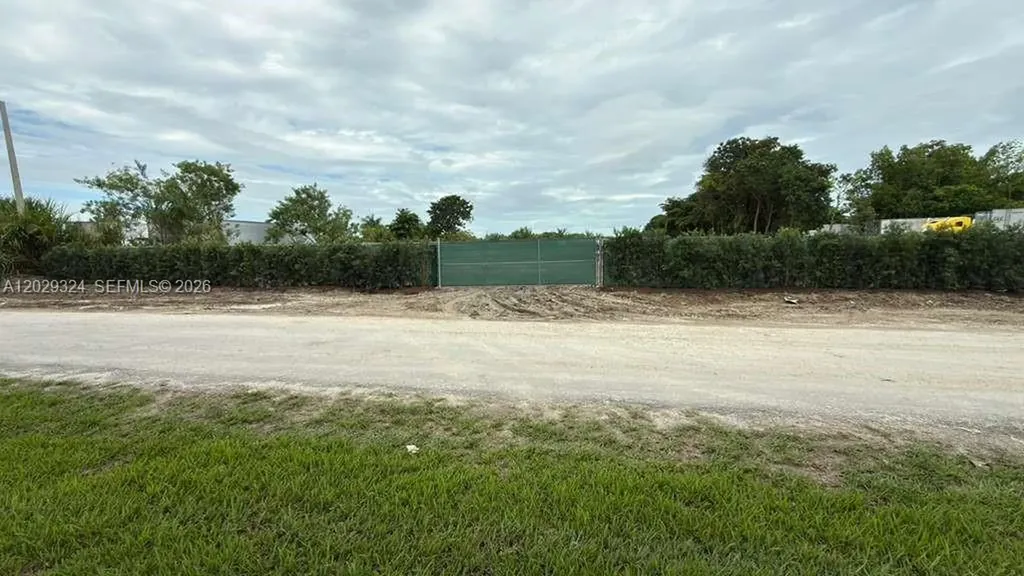 SW 213th Avenue Miami FL 33187
