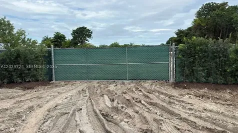 SW 213th Avenue Miami FL 33187