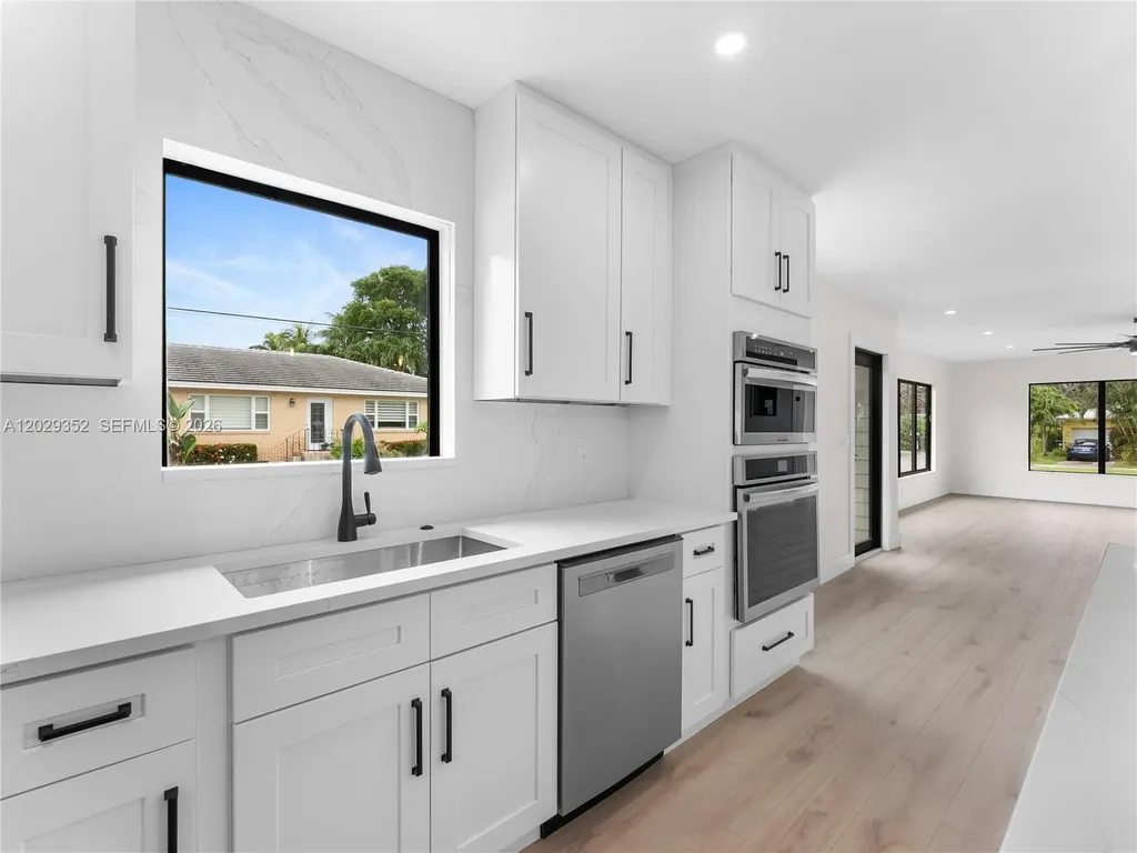 801 S Palmway Lake Worth FL 33460