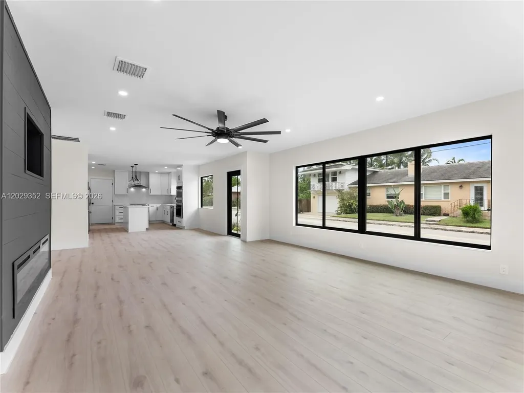 801 S Palmway Lake Worth FL 33460
