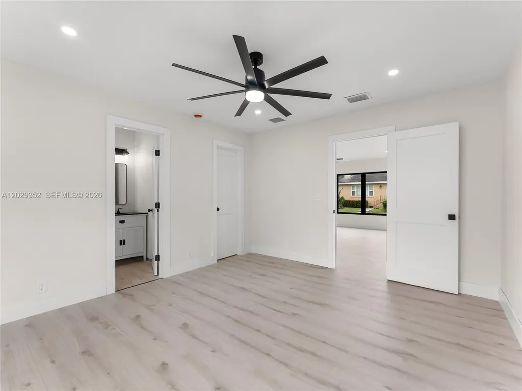 801 S Palmway Lake Worth FL 33460