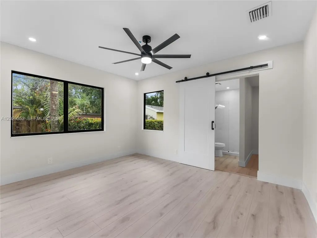 801 S Palmway Lake Worth FL 33460