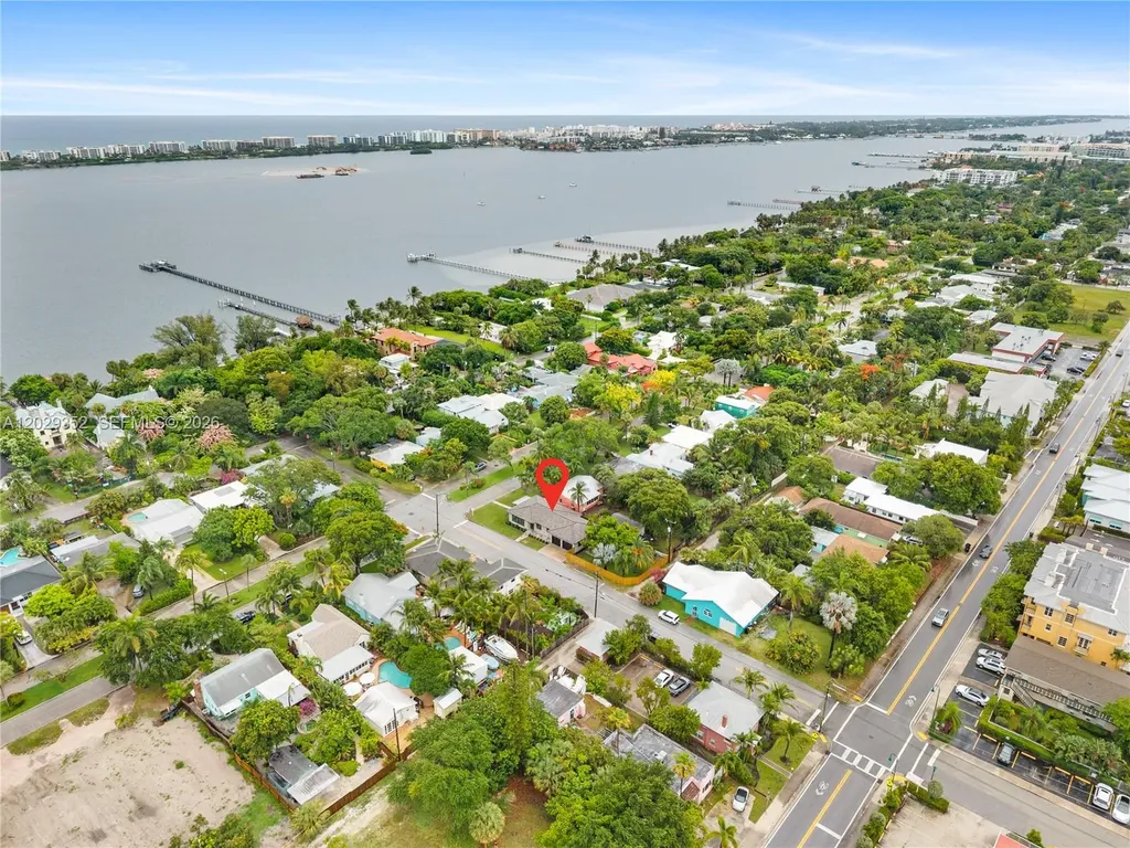 801 S Palmway Lake Worth FL 33460