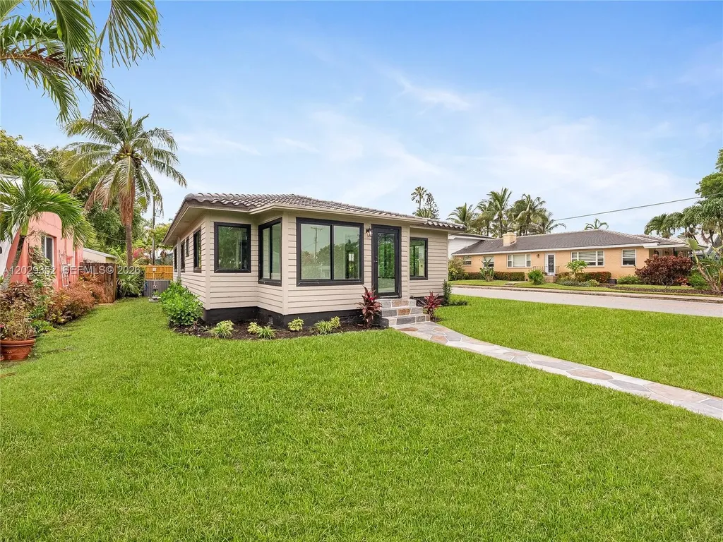 801 S Palmway Lake Worth FL 33460