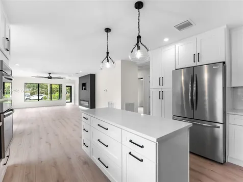 801 S Palmway Lake Worth FL 33460