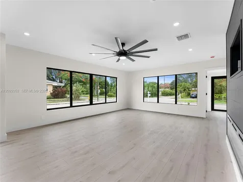 801 S Palmway Lake Worth FL 33460