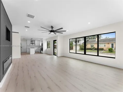 801 S Palmway Lake Worth FL 33460