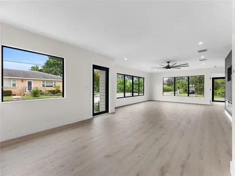 801 S Palmway Lake Worth FL 33460