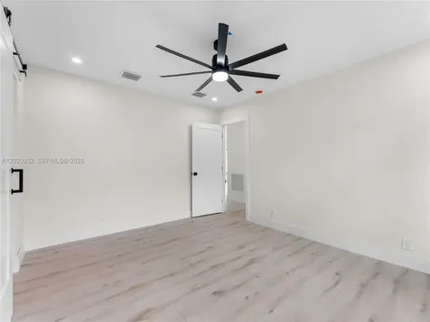 801 S Palmway Lake Worth FL 33460