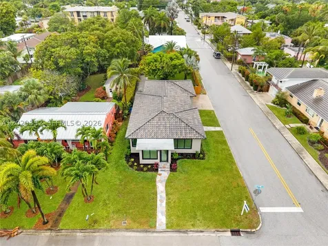 801 S Palmway Lake Worth FL 33460