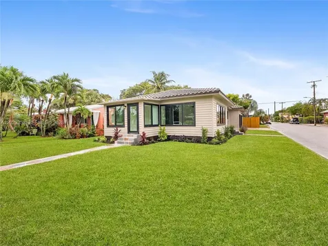 801 S Palmway Lake Worth FL 33460