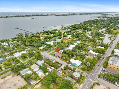 801 S Palmway Lake Worth FL 33460