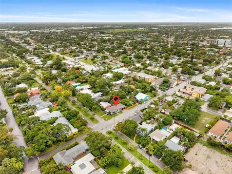 801 S Palmway Lake Worth FL 33460