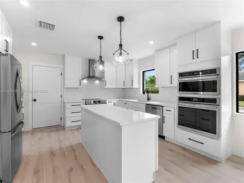 801 S Palmway Lake Worth FL 33460