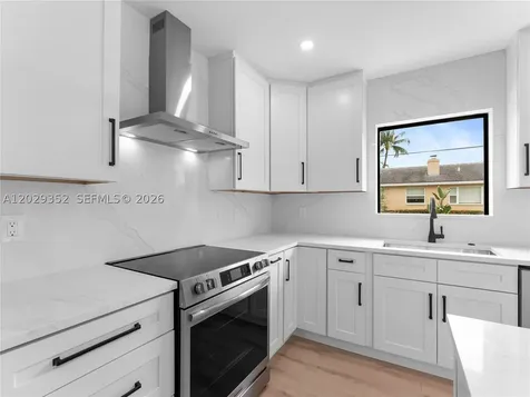 801 S Palmway Lake Worth FL 33460
