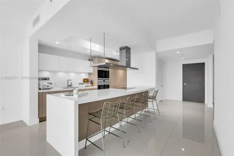 17111 Biscayne Bl North Miami Beach FL 33160