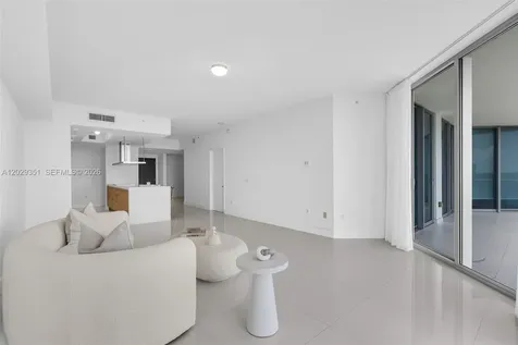 17111 Biscayne Bl North Miami Beach FL 33160