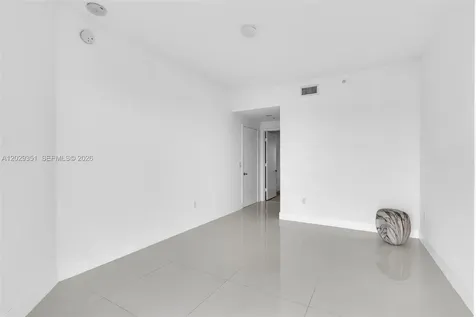 17111 Biscayne Bl North Miami Beach FL 33160