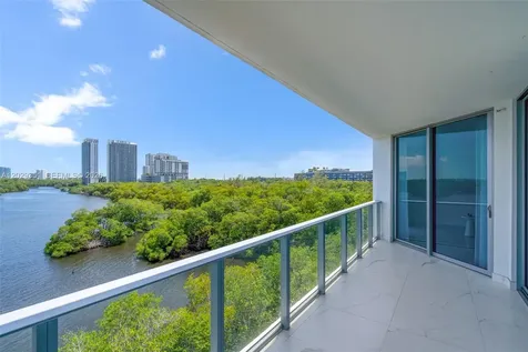 17111 Biscayne Bl North Miami Beach FL 33160