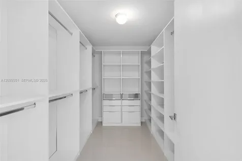 17111 Biscayne Bl North Miami Beach FL 33160
