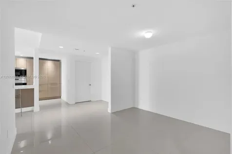 17111 Biscayne Bl North Miami Beach FL 33160