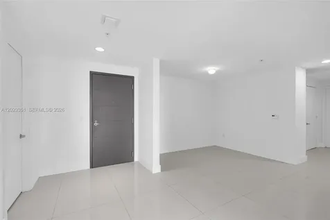 17111 Biscayne Bl North Miami Beach FL 33160
