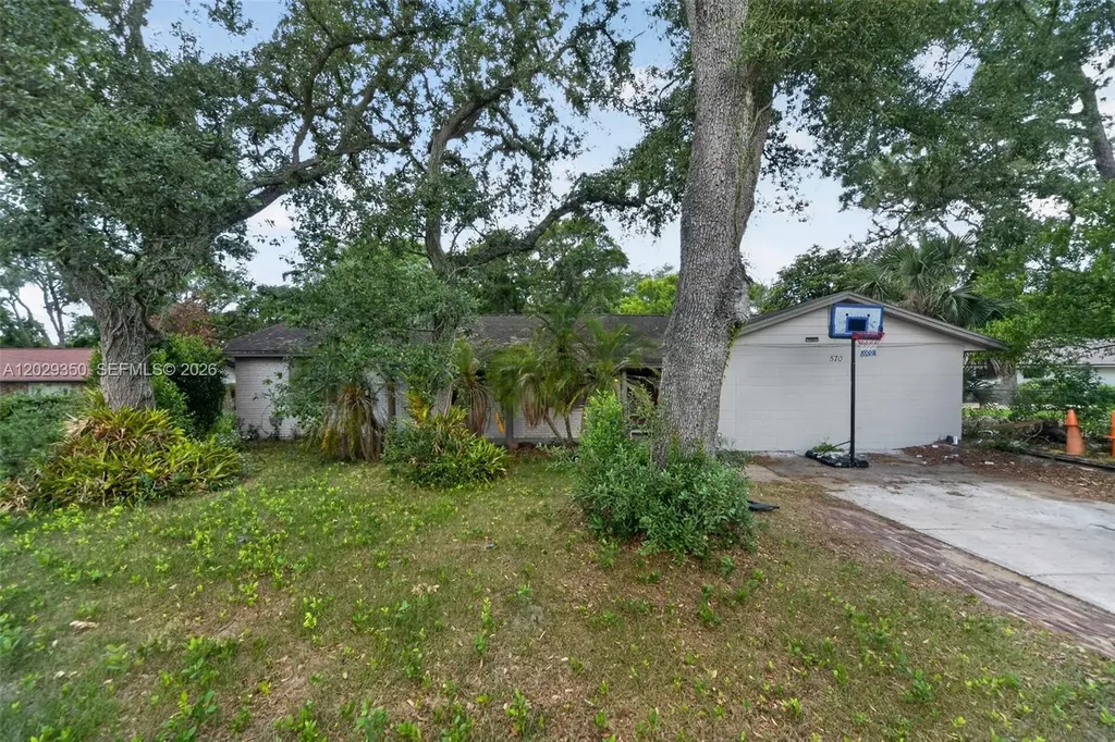 570 N Hart Boulevard Orlando FL 32818