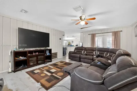 570 N Hart Boulevard Orlando FL 32818
