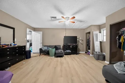 570 N Hart Boulevard Orlando FL 32818