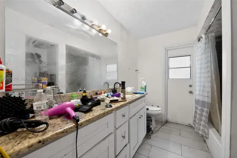 570 N Hart Boulevard Orlando FL 32818