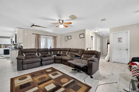 570 N Hart Boulevard Orlando FL 32818