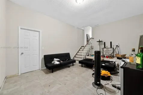 570 N Hart Boulevard Orlando FL 32818