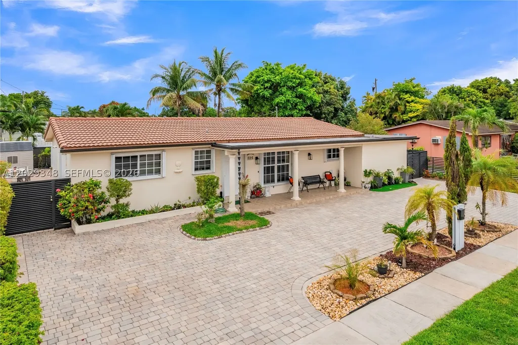 884 W 72nd Place Hialeah FL 33014
