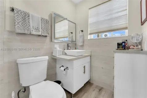 884 W 72nd Place Hialeah FL 33014