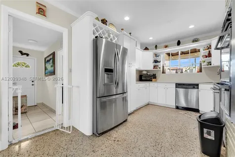 884 W 72nd Place Hialeah FL 33014