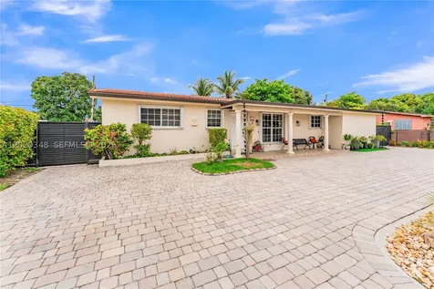 884 W 72nd Place Hialeah FL 33014