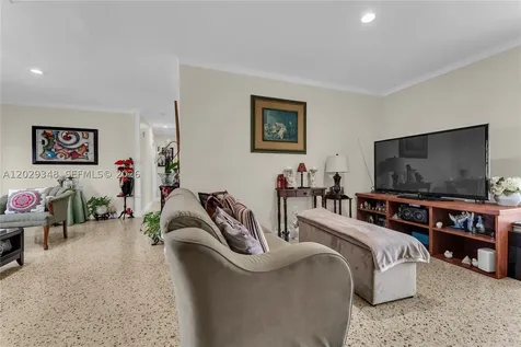 884 W 72nd Place Hialeah FL 33014