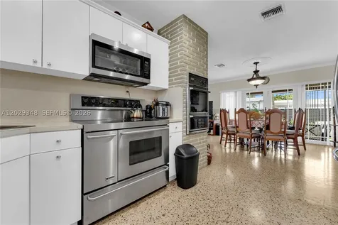 884 W 72nd Place Hialeah FL 33014