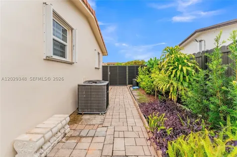 884 W 72nd Place Hialeah FL 33014