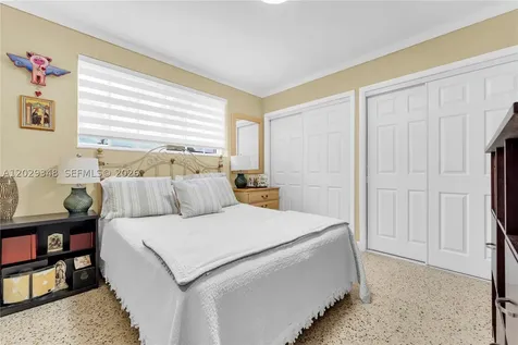 884 W 72nd Place Hialeah FL 33014