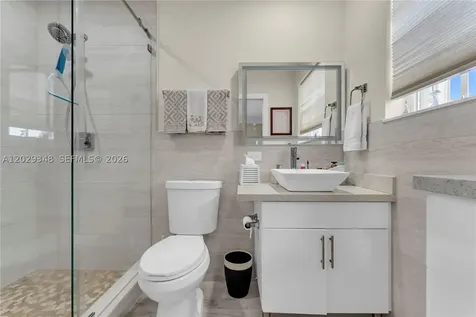 884 W 72nd Place Hialeah FL 33014