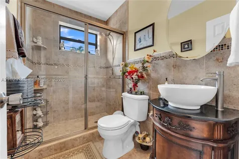 884 W 72nd Place Hialeah FL 33014