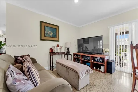 884 W 72nd Place Hialeah FL 33014