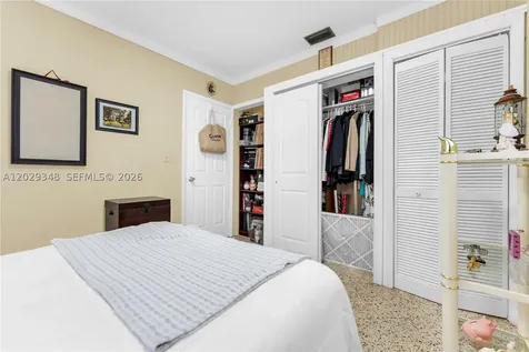 884 W 72nd Place Hialeah FL 33014