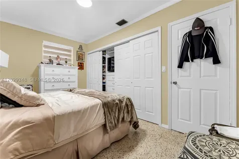 884 W 72nd Place Hialeah FL 33014